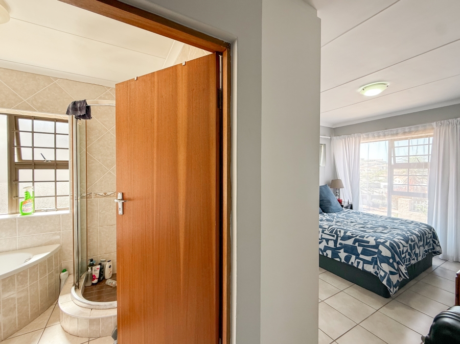 3 Bedroom Property for Sale in Island View Western Cape